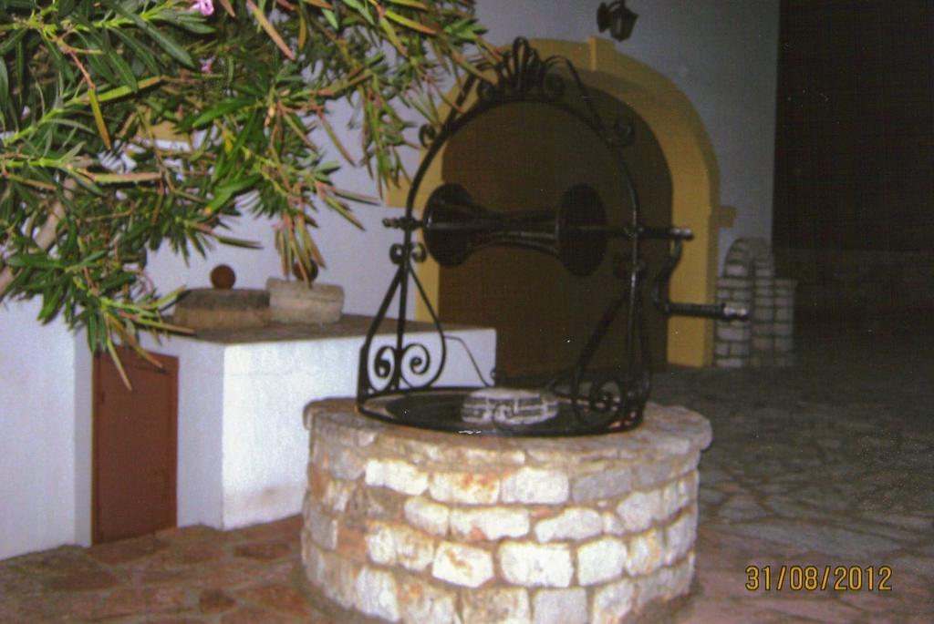 Cerigo House Apartment Kondolianika Bagian luar foto